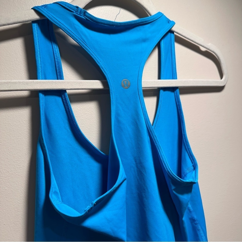 Lululemon Cool Racerback in Beach Blanket Blue GUC Size 4 (See measurements) UV - Picture 5 of 11